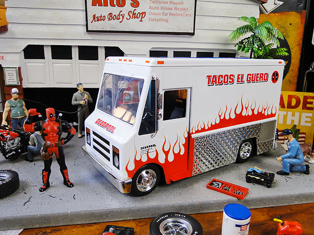 Jada 1/24 タコストラック ブラック　ミニカー Jada マーベル デッドプール ＆ タコトラック ダイキャストミニカー 1