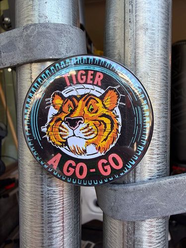 ����ꥫ�󥫥���㡼���ե�å��ޥ��ͥåȡ���TIGER A GO-GO��