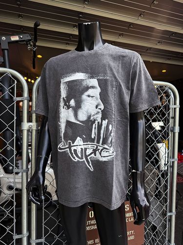 2PAC��2�ѥå������ե�����롡T����ġ���Spray Photo�ˡ����㥳���륰�졼���������å�