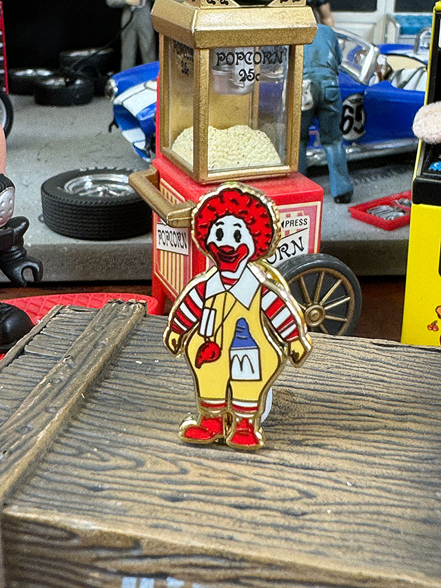マクドナルド ヴィンテージコレクション ロナルド ピンバッジ