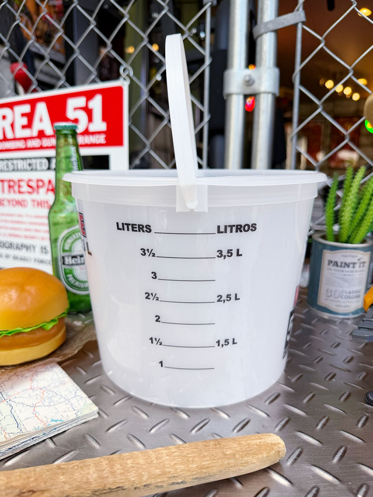 ����ꥫ�Υڥ󥭥Х��ġ�5�������ȡ�4.73L����MIX & MEASURE�ˡ�MADE IN U.S.A.