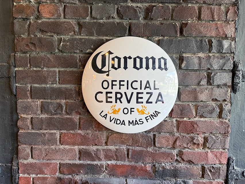 �����ʡ��ɡ��ॵ���󡡥֥ꥭ���ġ���OFFICIAL CERVEZA�ˡ������ʥӡ���