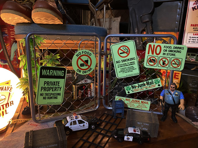 アメリカの蓄光ミニサイン 飲食禁止 の通販 販売 アメリカ雑貨のテーマパーク キャンディタワー