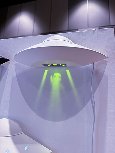 ����ͤ��轱����UFO����������饤�ȡ�LED���ʥۥ磻�ȡˡ�ñ��