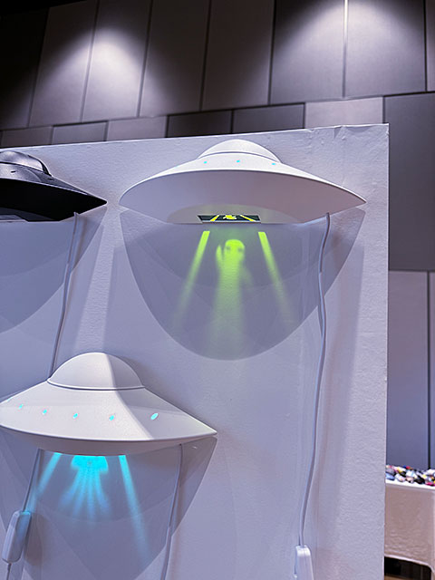 ����ͤ��轱����UFO����������饤�ȡ�LED���ʥۥ磻�ȡˡ�ñ��