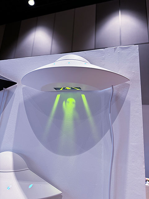 ����ͤ��轱����UFO����������饤�ȡ�LED���ʥۥ磻�ȡˡ�ñ��