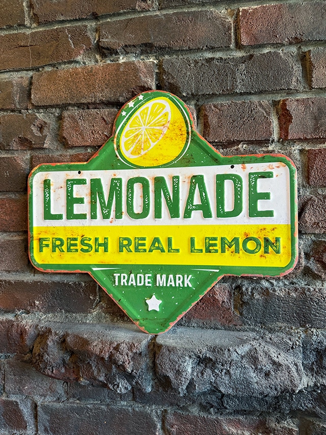 マリモ　スプライト看板　ハイネケンボルト　コカコーラ冷蔵庫　3点 レモネード エンボス ティンサイン ブリキ看板 （FRESH REAL LEMON）の