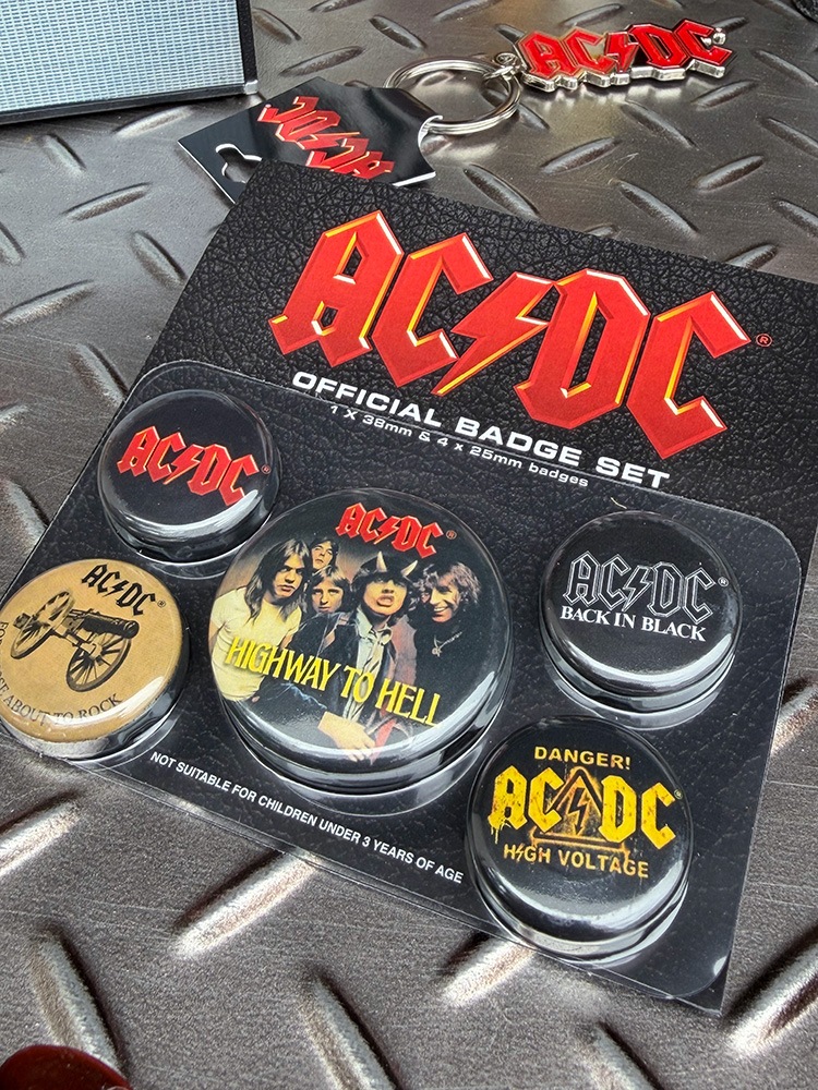AC/DC オフィシャル 缶バッジ （5個セット） 公式グッズの通販・販売