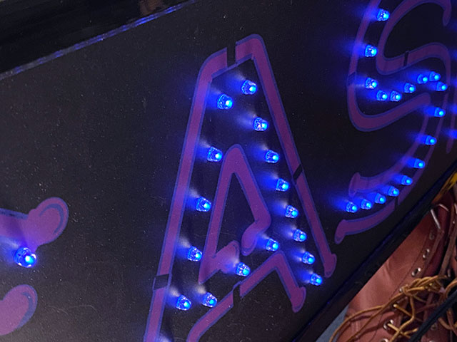 �����Ρ�LED�ɥåȥ�����