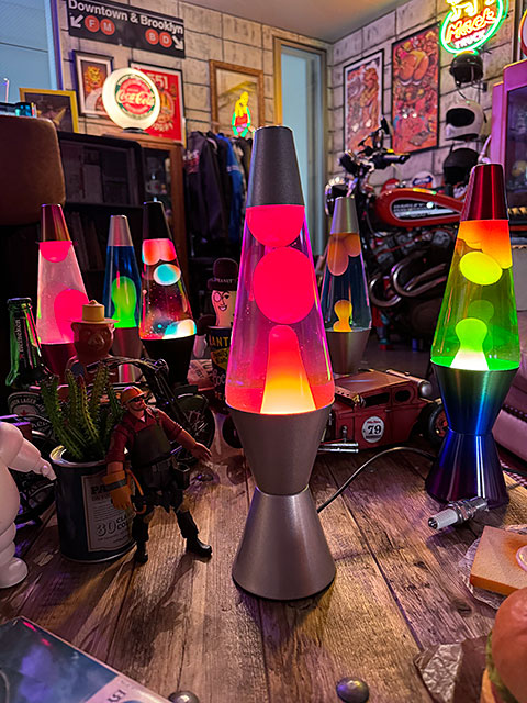 Lava Lamp社 ラバライト 正規品 ラバランプ（イエロー/パープル/シルバーボディ）の通販・販売 アメリカ雑貨のテーマパーク