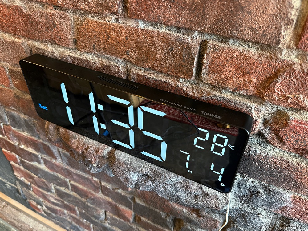 SLOWER�����������Wi-Fi��LED�ǥ����륯���å�