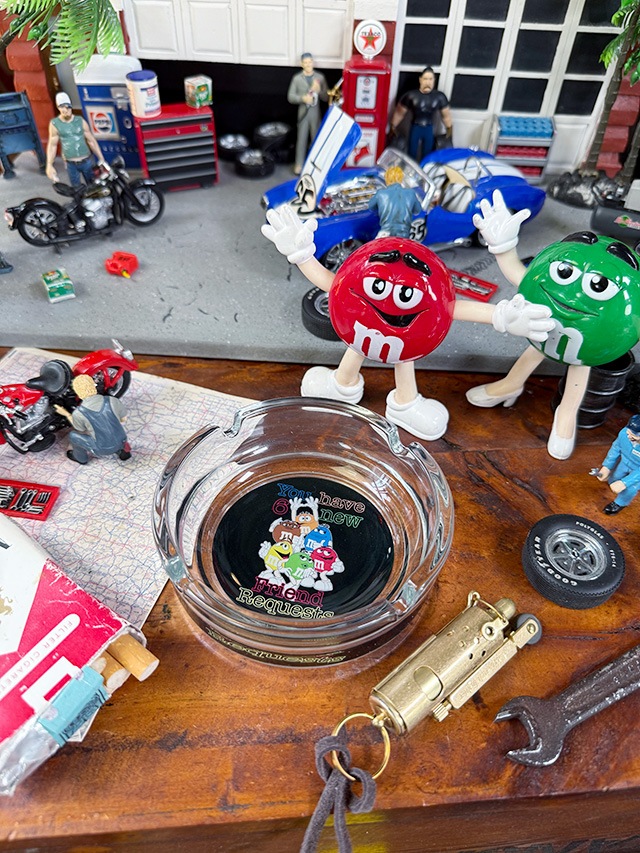 ���ɥХ������󥰡����饹���å���ȥ쥤����������M&M's��