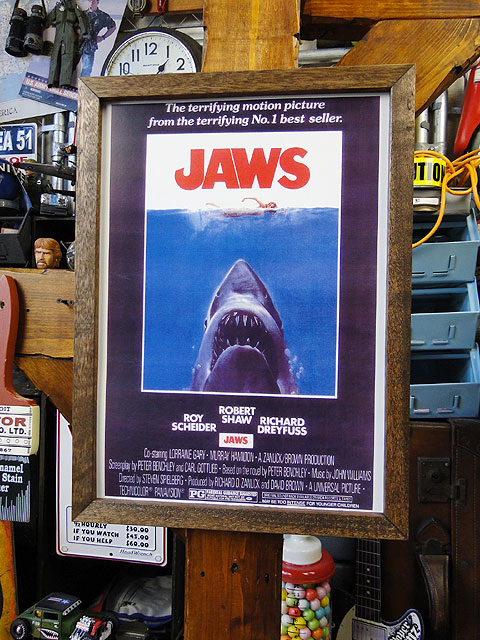 ポスター U ポスターフレーム （ジョーズ） ポスター＆木製フレームのセット