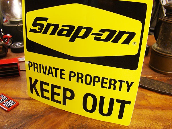 ���ʥåץ��󡡥��ƥå�������KEEP OUT�� 