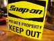 ���ʥåץ��󡡥��ƥå�������KEEP OUT�� 
