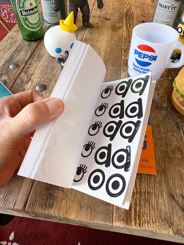 ���å������ɡ�500�Ĥ��̥ܶ�������Ͽ���������������桼�����ƥå����֥å���I See You Sticker Book