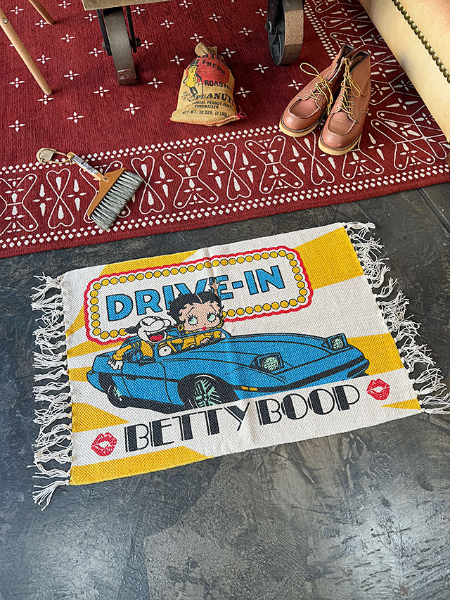 �٥ƥ����֡��ס����åȥ�ޥåȡ�70cm���쥮��顼����������DRIVE-IN��