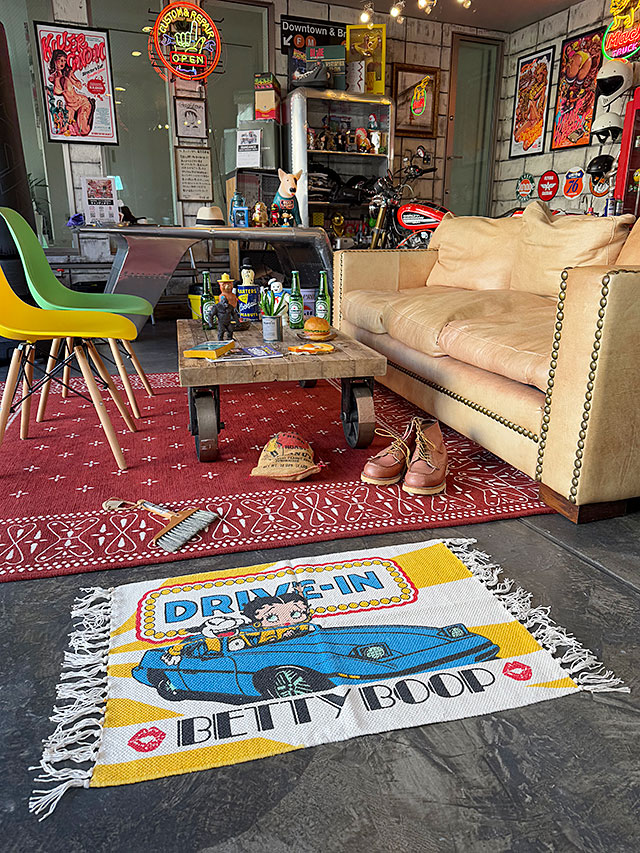 �٥ƥ����֡��ס����åȥ�ޥåȡ�70cm���쥮��顼����������DRIVE-IN��