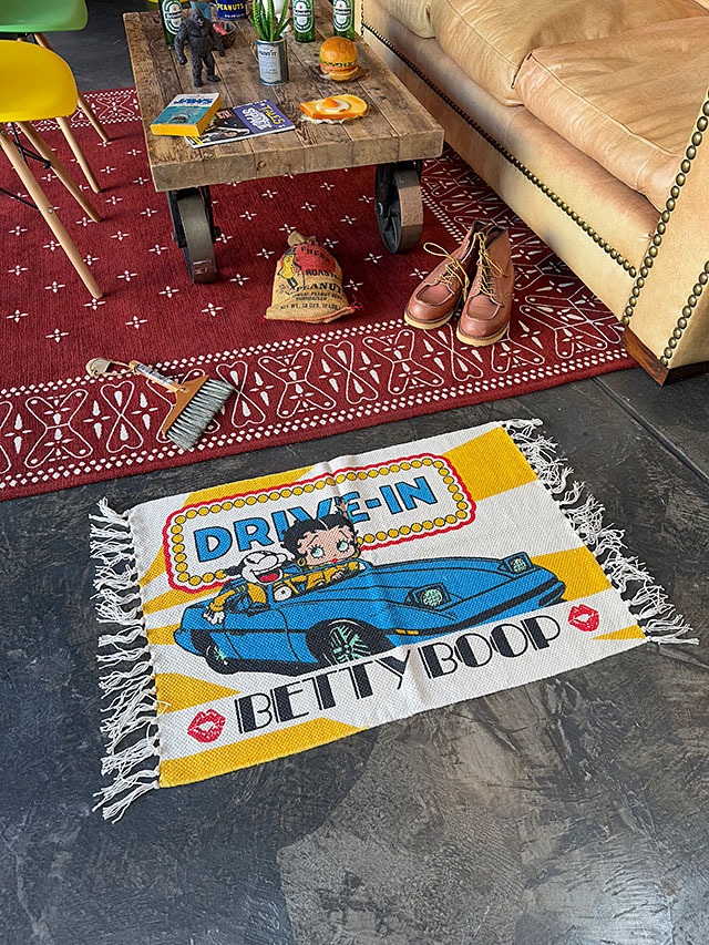 �٥ƥ����֡��ס����åȥ�ޥåȡ�70cm���쥮��顼����������DRIVE-IN��