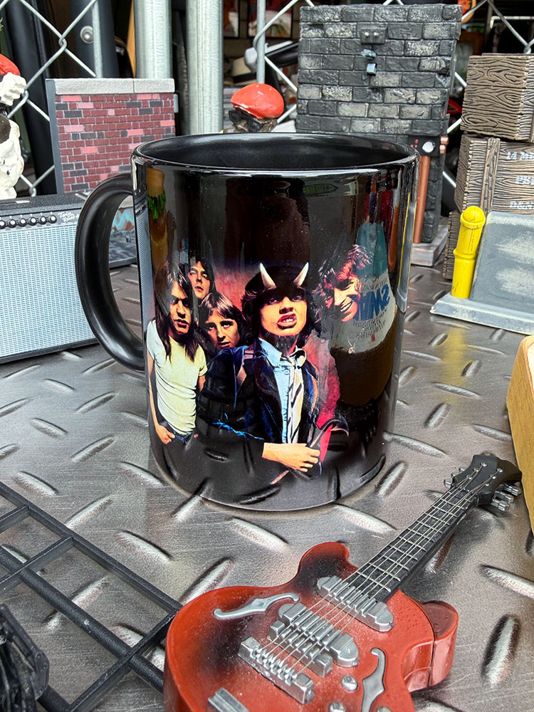 11/28ご予約済    未使用MCMマグカップ AC/DC オフィシャル マグカップ 315ml （Highway to Hell） 公式グッズ