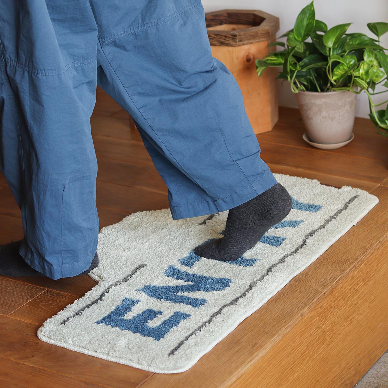 �ݥ��ȥ����ͥ�롡���եƥ�������ߥʥ��ޥåȡ���ENTRY & EXIT�ˡ��ե����ޥåȡ�82cm