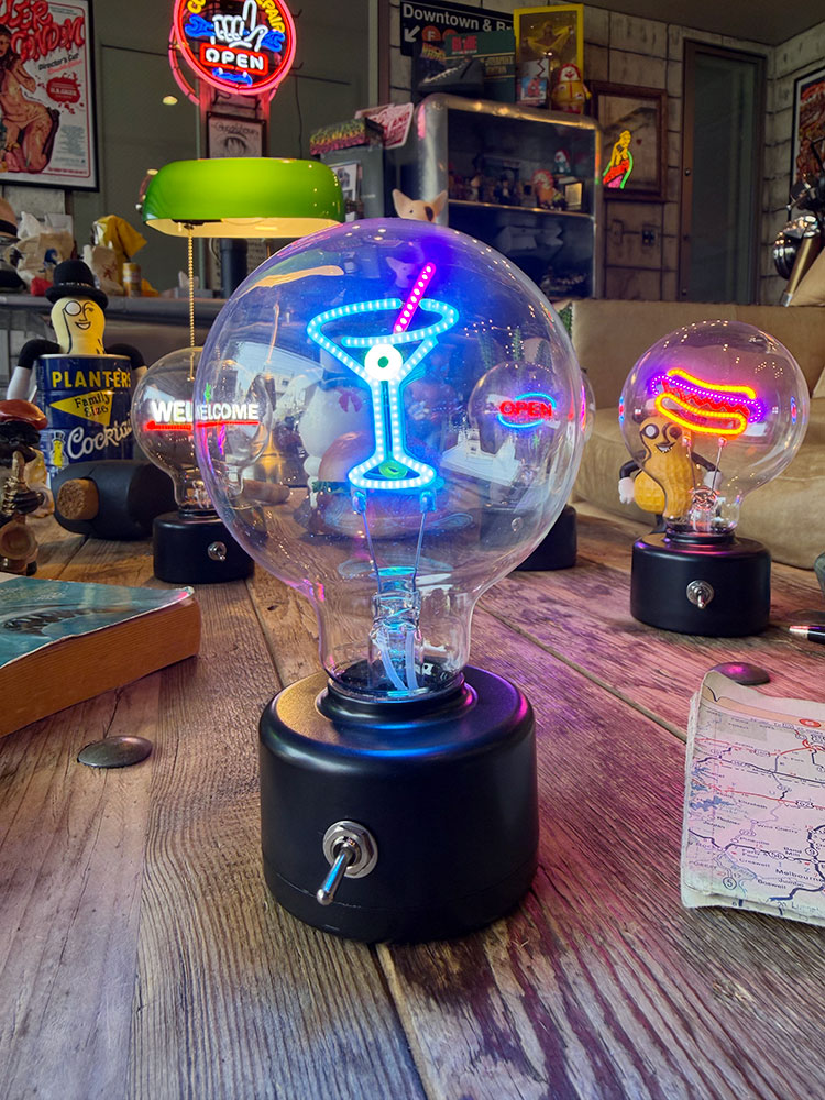 LED���Х�֥饤�ȡ��ʥ����ƥ륰�饹�ˡ�ñ�����ӡ�USB�Ÿ���ξ���б�