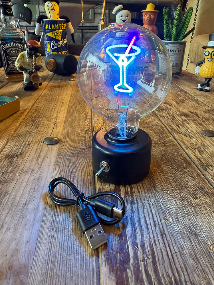 LED���Х�֥饤�ȡ��ʥ����ƥ륰�饹�ˡ�ñ�����ӡ�USB�Ÿ���ξ���б�