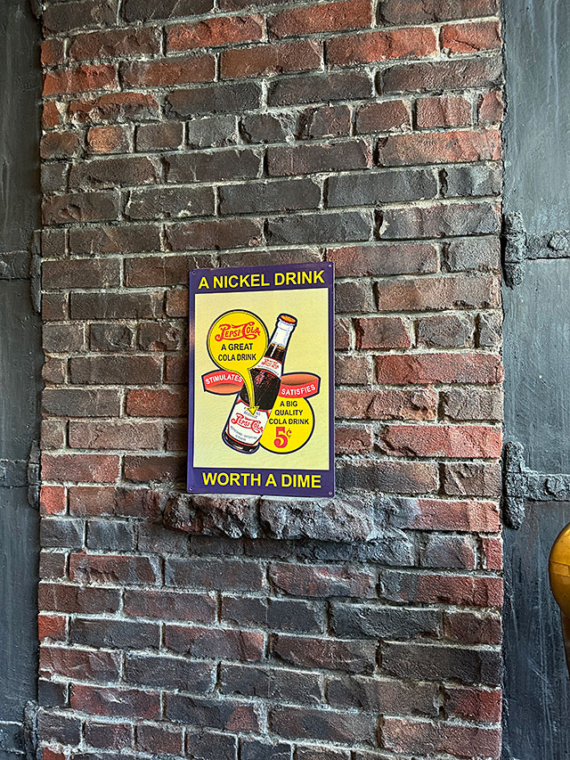 �ڥץ������顡�֥ꥭ���� ����A NICKEL DRINK WORTH A DIME��