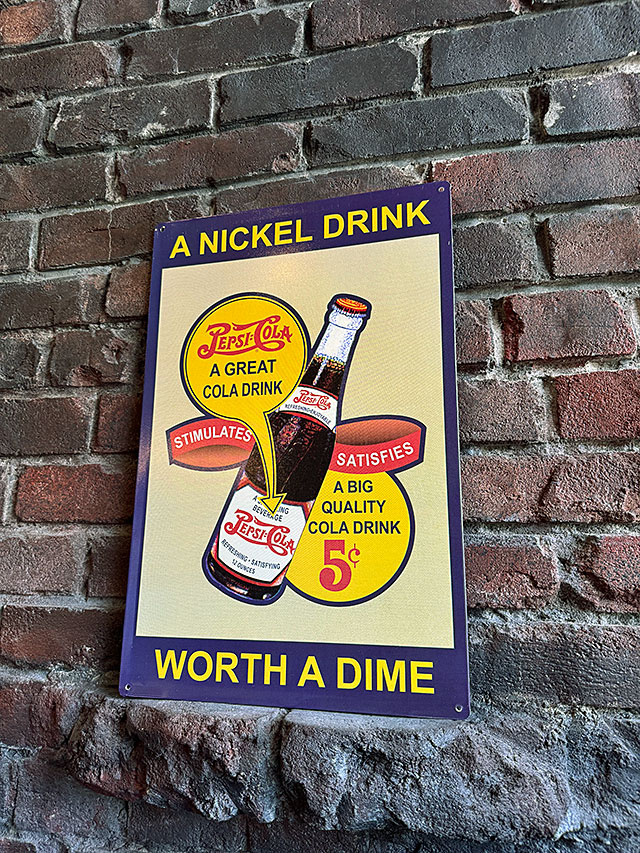 �ڥץ������顡�֥ꥭ���� ����A NICKEL DRINK WORTH A DIME��