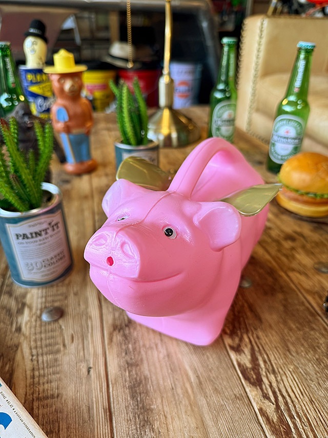 幸運を呼ぶ空飛ぶブタさん フライングピッグ ウォータリングカン