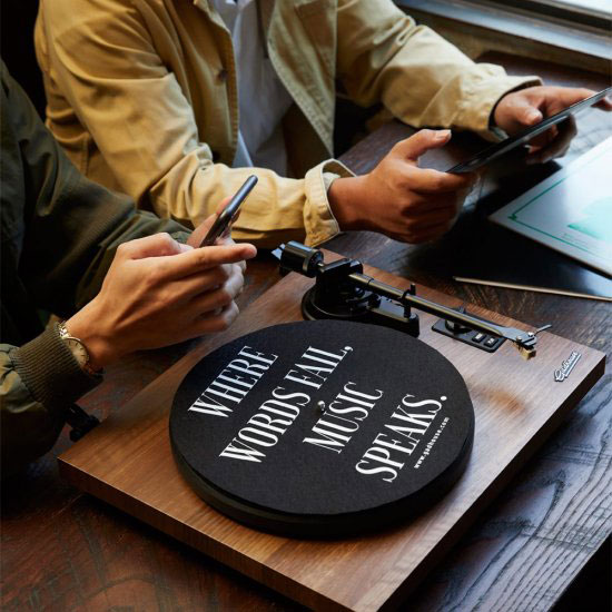 إ꡼쥳ɥץ졼䡼֥åեԡBluetoothԡǽܡiPhoneҤƥ塼ܥåˤǤ롪