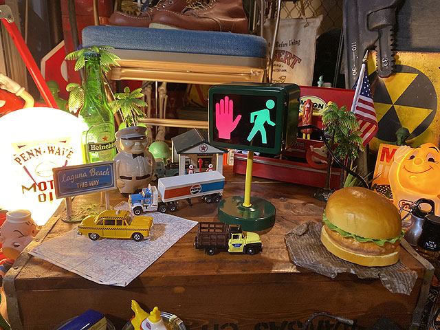 ����ꥫ�ο��浡�饤�ȡ���STOP/WALK��