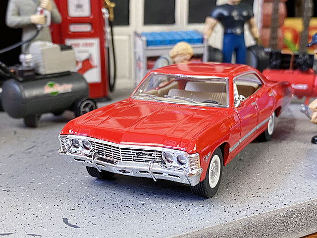 1967年シボレー・インパラのダイキャストミニカー 1/43スケール(レッド)の通販・販売 アメリカ雑貨のテーマパーク!キャンディタワー 1967年シボレー・インパラのダイキャストミニカー 1/43スケール(レッド)の通販・販売 アメリカ雑貨のテーマパーク!キャンディタワー