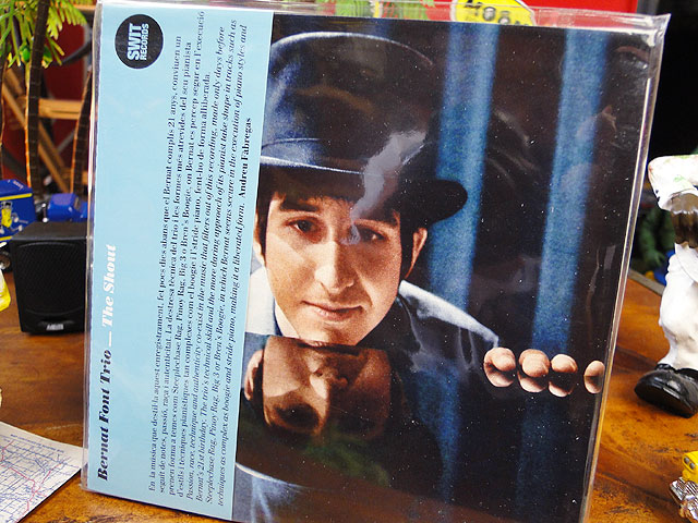 ����CD �С��ͥåȡ��ե���ȡ��ȥꥪTHESHOUT