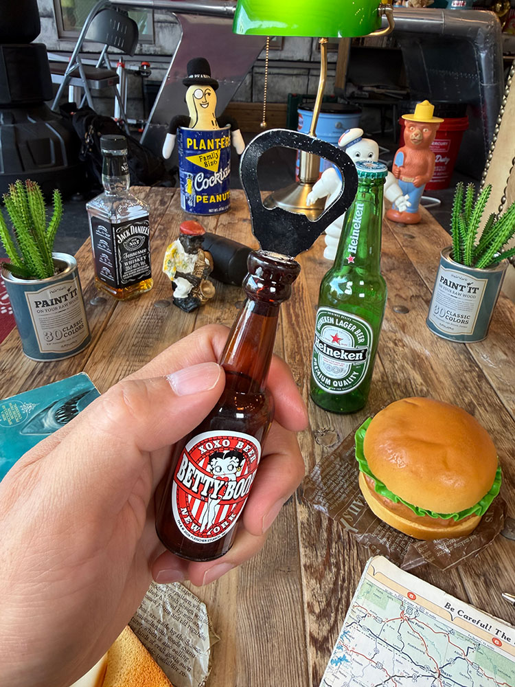 �٥ƥ����֡��ס��ӥ��ܥȥ뷿�ܥȥ륪���ץʡ�����XOXO BEER�ˡ��ޥ��ͥå��դ�����ȴ��