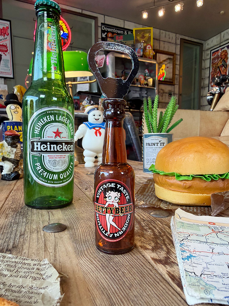 �٥ƥ����֡��ס��ӥ��ܥȥ뷿�ܥȥ륪���ץʡ�����BETTY BEER�ˡ��ޥ��ͥå��դ�����ȴ��