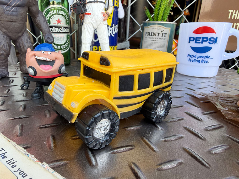 【レア】　コカコーラ　ミニカー　フィギュア　アメリカン雑貨　スロースクールゾーン スクールバス モンスタートラック スクイーズ ミニカーの通販