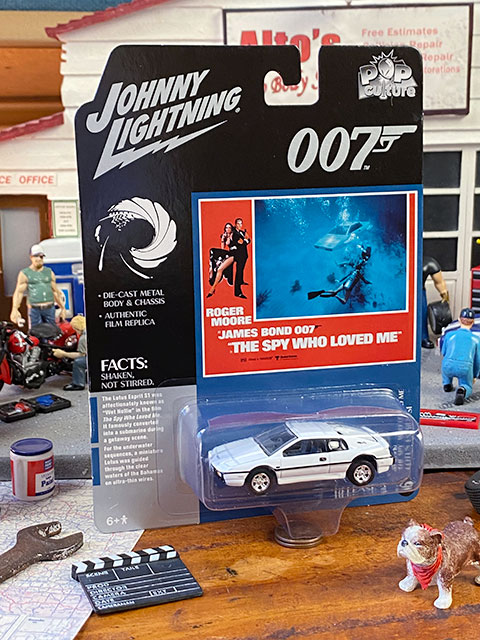 ジョニーライトニング ホットウィール 映画007 ミニカー ジョニーライトニング 1/64 1965 フォード マスタング 
