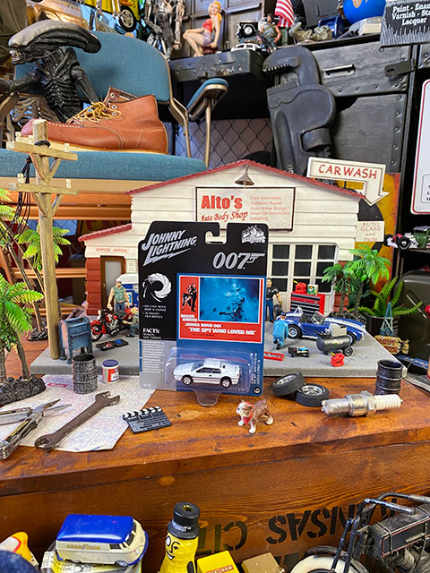 ジョニーライトニング 映画 007 私を愛したスパイ ロータス エスプリのダイキャストミニカー 1 64スケールの通販 販売 アメリカ雑貨のテーマパーク キャンディタワー