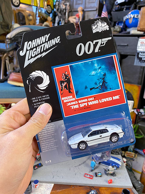 ジョニーライトニング 映画 007 私を愛したスパイ ロータス エスプリのダイキャストミニカー 1 64スケールの通販 販売 アメリカ雑貨のテーマパーク キャンディタワー