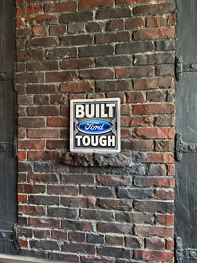 �ե����ɡ��ӥ�ȥ��ա��֥ꥭ���ġ�BUILT FORD TOUGH