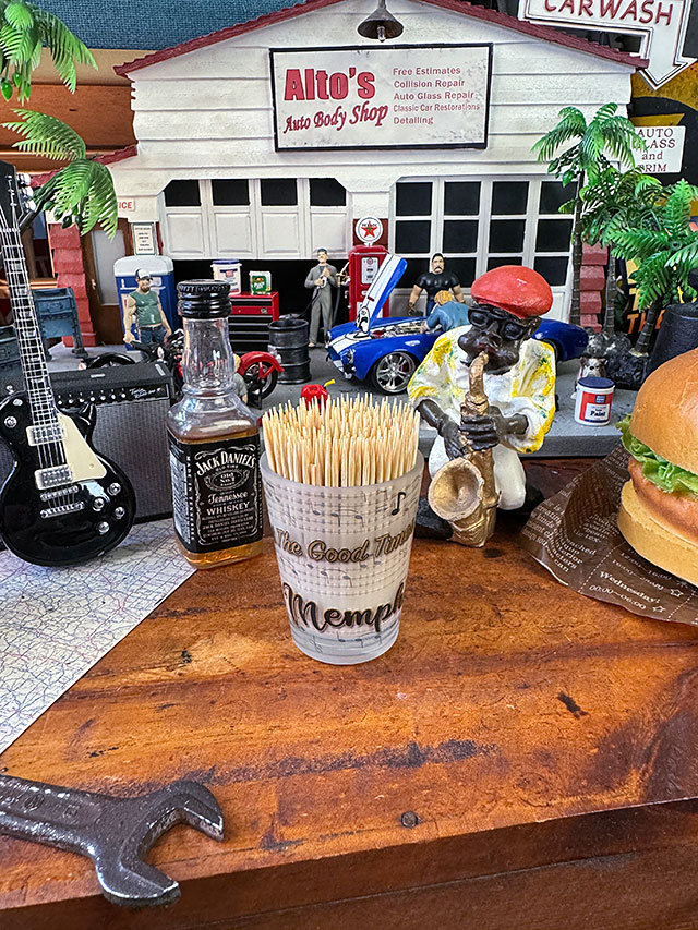 ���ե���������åȥ��饹����Memphis Good Times Roll��