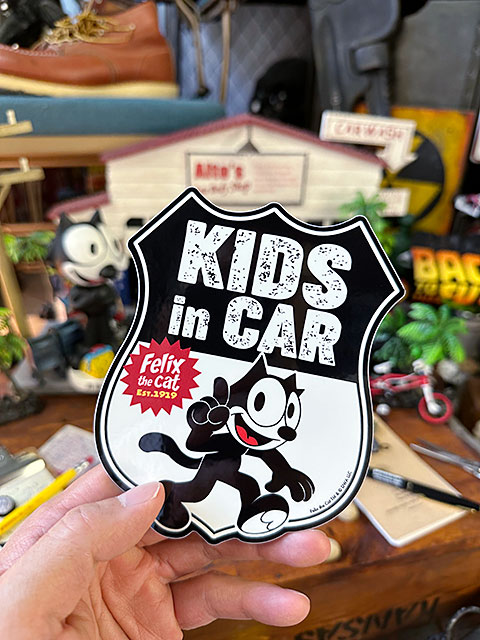 �ե���å������ֻҶ���äƤޤ��ס����ƥå������ʥ�����ɥ������סˡ�KIDS IN CAR