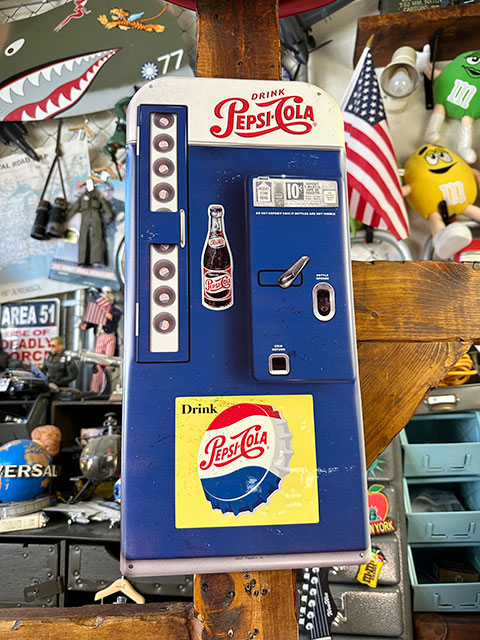 ペプシコーラ 自動販売機型 エンボスティンサイン ベンディングマシン