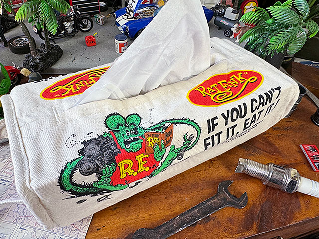 ��åȥե��󥯡��ƥ��å��奫�С����ʥʥ�����/IF YOU CAN'T FIT IT, EAT IT!��