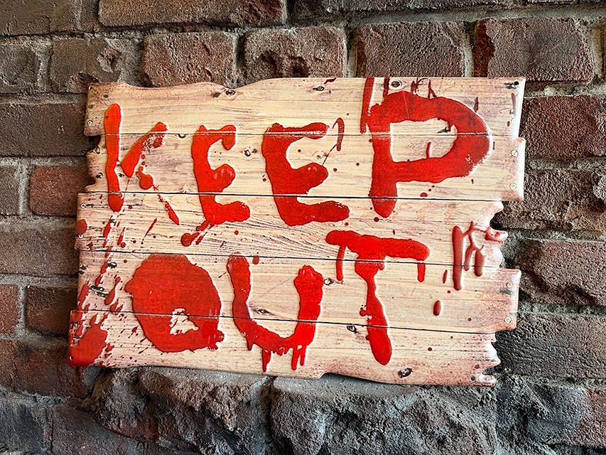 KEEP OUT��Ω���ػߡ��ٹ𥵥��󡡥֥ꥭ���ġ��ۥ顼���å�