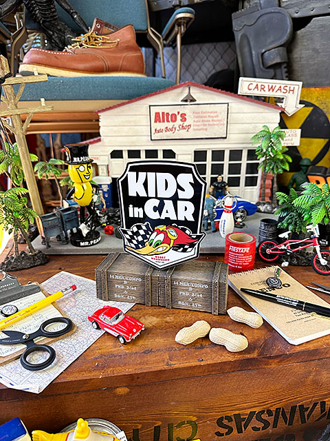 ���åǥ������åɥڥå������ֻҶ���äƤޤ��ץ��ƥå������ʥ�����ɥ������סˡ�KIDS IN CAR