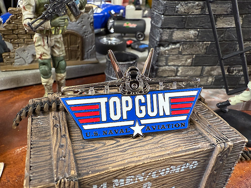 ミリタリーピンバッジ （トップガン/ウイング/Lサイズ） TOP GUN