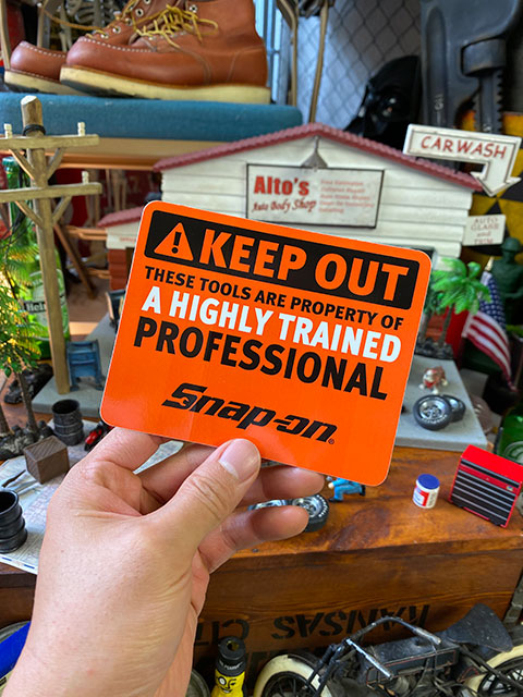 ���ʥåץ��󡡥��ƥå�������KEEP OUT/A HIGHLY TRAINED PROFESSIONAL��