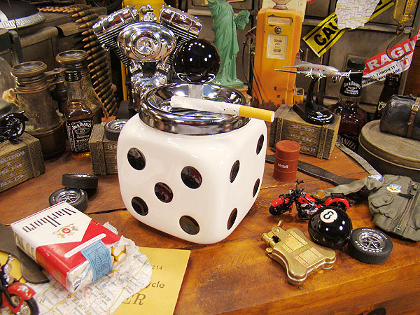 �������������󥢥���ȥ쥤���ʥۥ磻�ȡˡ�����